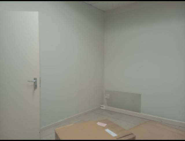 155M² BUSINESS CENTRE TO LET IN SONHEUWEL